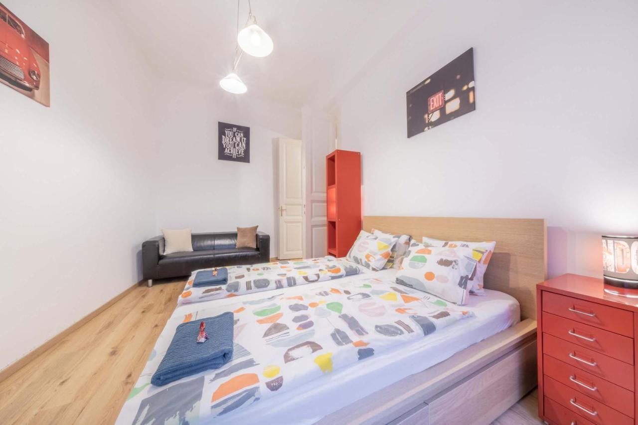Апартаменты Anastasia 2 Bedrooms On Vaci Utca