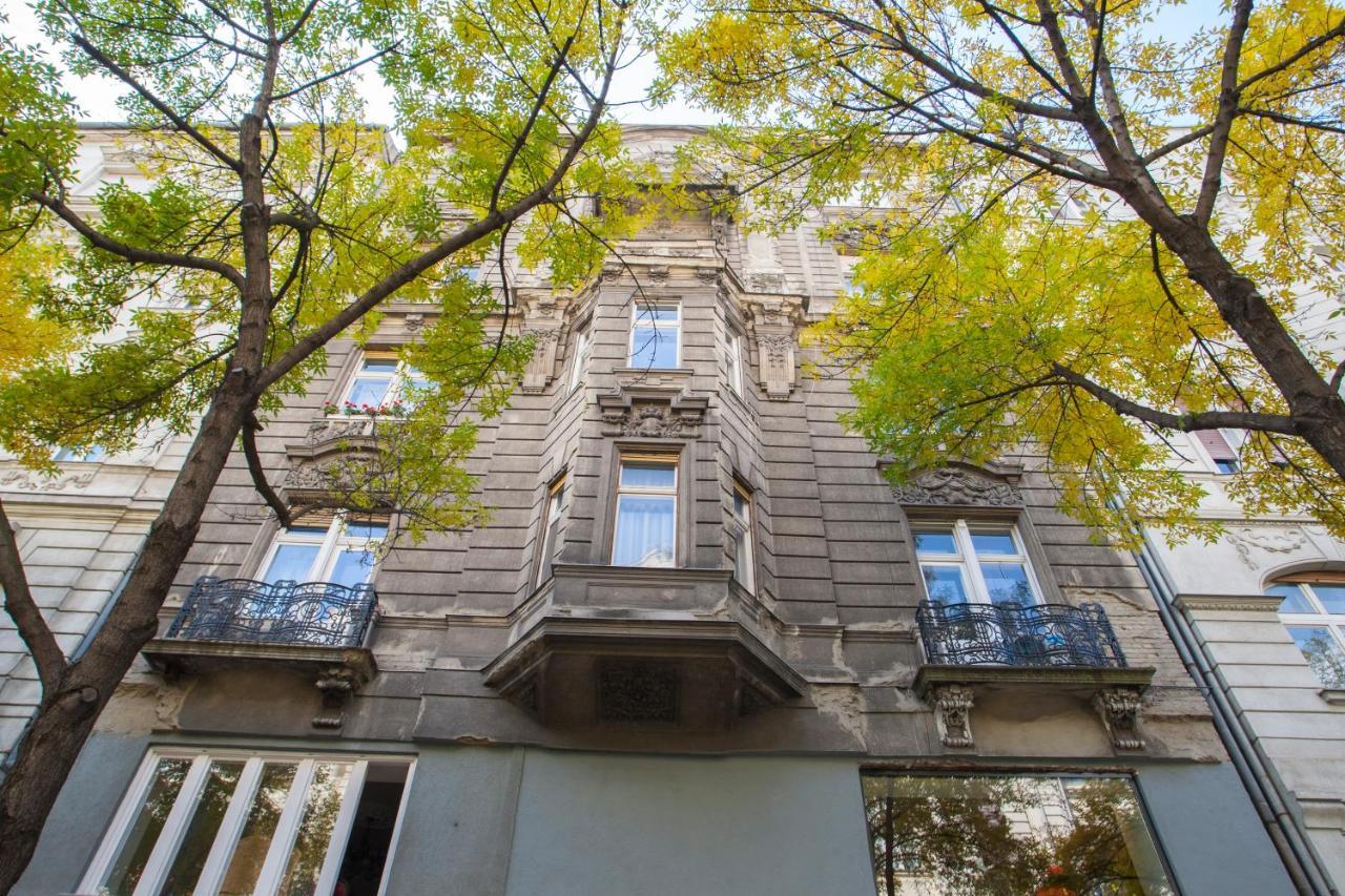 Апартаменты Anastasia 2 Bedrooms On Vaci Utca *